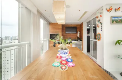 Apartamento tipo para venda com 3 quartos, sendo 3 suítes, 260m², aceita permuta.