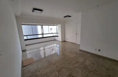 Apartamento a venda, 120m, 3 quartos sendo 1 suíte, 3 vagas.