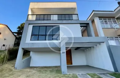 Casa com 4 quartos com vista para mulher de pedra, e área de lazer completa ! codigo: 71800