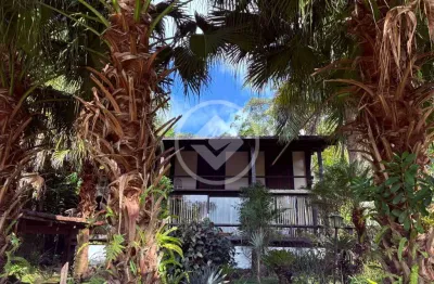 Estilosa propriedade próxima a cbf, localizada em rua sem saída, fora do condomínio! codigo: 71721