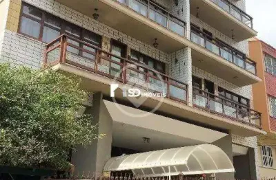 Em um dos bairros mais charmosos da cidade de teresópolis, este imóvel localizado no bairro alto, próximo aos pontos turísticos da cidade, mercados, correios, faculdade, restaurantes requintados e mui