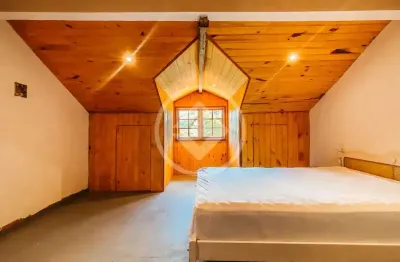 Casa comary com 7 quartos, 2 vagas de garagem. teresópolis/rj. codigo: 147845