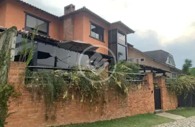 Ampla casa em lindo condomínio no centro de teresópolis codigo: 125840