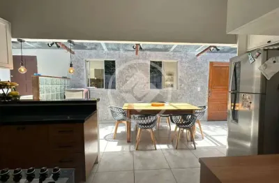 Casa com 4 quartos, sendo 1 suíte com closet a venda em pessegueiros. codigo: 99065