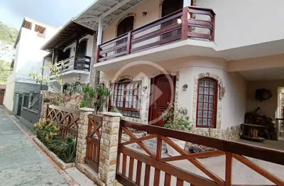 Casa com 5 quartos , sendo 1 suite à  venda por r$ 850.000,00 com 248 m2 , no bairro do alto, teresópolis / rj codigo: 146072