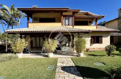 Casa com 4 quartos, 187 m² - venda por r$ 1.390.000 ou aluguel por r$ 10.276/mês - alto - teresópolis/rj codigo: 70794