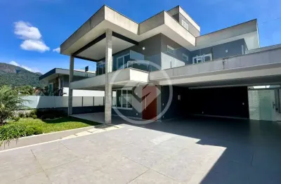 Casa de alto padrão com 4 suítes e 350m² por r$1.850.000,00 - comary - teresópolis/rj codigo: 152103