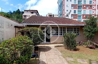 Casa em agriões, com 176 m², 4 quartos , sendo 1 suíte, à venda por r$ 915.000,00. teresópolis-rj. codigo: 155471