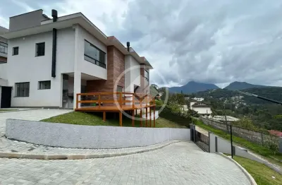 Casa em condomínio à venda com 3 quartos, 3 banheiros, 1 vaga e 115m² codigo: 150131