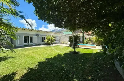 Casa fora de condomínio em teresópolis, jardim cascata com 280m2, 3 quartos sendo 1 suíte, quintal e piscina. codigo: 160186