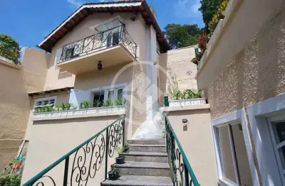 Chalé no comary - vista incrível, 2 vagas de garagem coberta e opção mobiliado ou não codigo: 161266