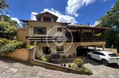 Casa à  venda por R$ 950.000,00, 416 m2 de área construída, com 5 quartos, no bairro Parque do Imbuí, Teresópolis-RJ codigo: 229407
