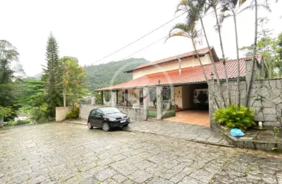 Casa à venda em Teresópolis no bairro Bom Retiro codigo: 274116