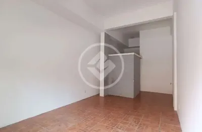 Loja comercial com 34,48 m² para locação por R$ 1.800,00 na Várzea. codigo: 278350