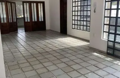 Casa dúplex - 4qts., 2suites, 4vagas, 460m2 no cordeiro