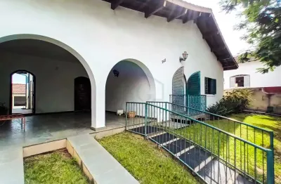 Casa com 3 quartos à venda no Centro, Campestre 