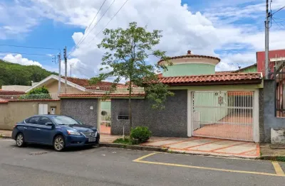Casa com 5 quartos à venda no Centro, Poços de Caldas 