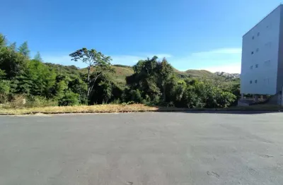 Terreno à venda no Jardim Vitória, Poços de Caldas 