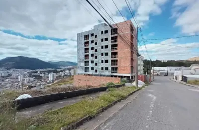 Terreno à venda no Jardim dos Manacás, Poços de Caldas 