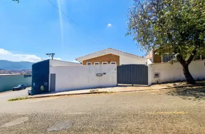 Casa com 3 quartos para alugar no São José, Poços de Caldas 