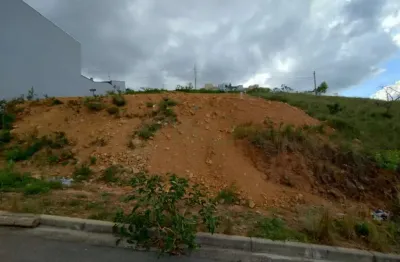 Excelente terreno á venda no bairro jardim bandeirantes em poços de caldas mg.