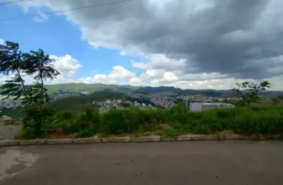 Excelente terreno á venda no bairro jardim bandeirantes em poços de caldas mg.