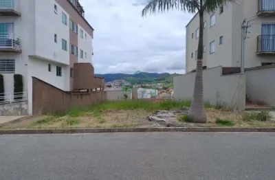 Terreno á venda de 312,52m² à no Jardim Hortência em Poços de Caldas MG.