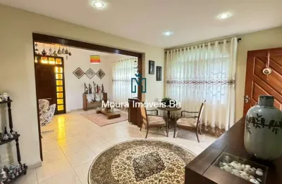 Casa padrão com 5 quartos, 3 vagas de garagem no bairro itapoã