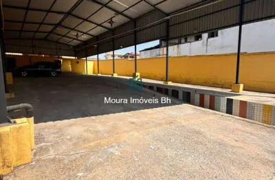 Galpão parcialmente fechado com telhado galvanizado no planalto.. locação