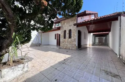 Casa com 4 dormitórios à venda, 260 m² por r$ 640.000,00 - centro - peruíbe/sp
