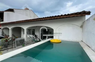Casa com  piscina  e 5 dormitórios à venda, 295 m² por r$ 800.000 - centro - peruíbe/sp