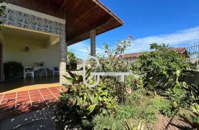 Casa com 3 dormitórios à venda, 145 m² por R$ 435.000,00 - Balneário Florida - Peruíbe/SP