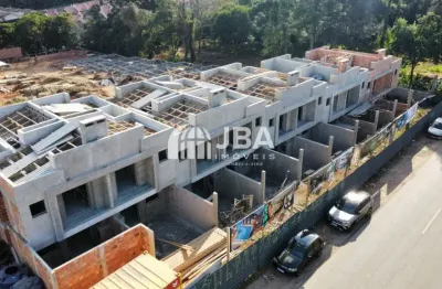 Sobrado em condomínio clube com excelente estrutura social no boqueirão