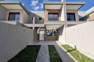 Sobrados de frente para a rua próximo ao terminal e supermercados condor do santa cândida