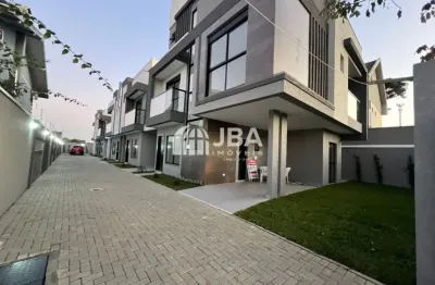 Sobrado triplex com terraço, em condomínio próximo ao detran do hauer