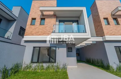 Sobrado duplex não geminado em condomínio em ótima localização no bairro boqueirão