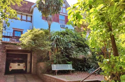 Casa com 6 quartos à venda na rua santa cecília, 2186, santa cecília, porto alegre, 570 m2 por r$ 2.700.000