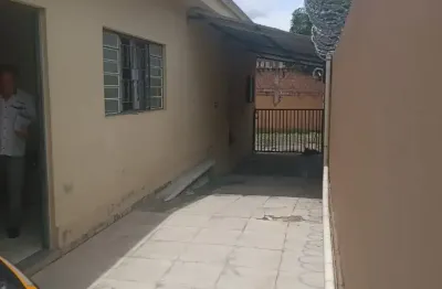 Casa com 2 Quartos e uma Garagem para até 4 Carros – Fonte GRANDE