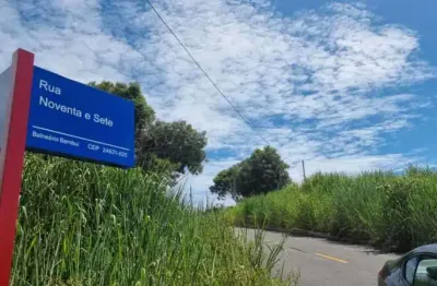 Terreno à venda na rua noventa e sete, balneário bambuí (ponta negra), maricá por r$ 79.000