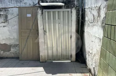 Casa Para Vender com 4 quartos 2 suítes no bairro Farolândia em Aracaju