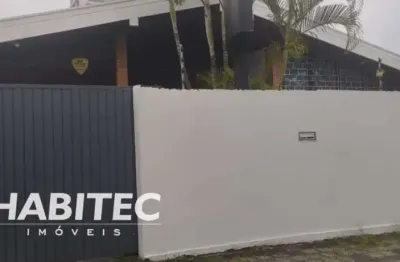 Casa comercial com 10 salas para alugar na Avenida Senador Souza Naves, 1014, Cristo Rei, Curitiba