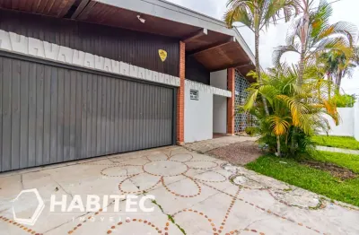 Casa comercial com 10 salas para alugar na Avenida Senador Souza Naves, 1014, Cristo Rei, Curitiba