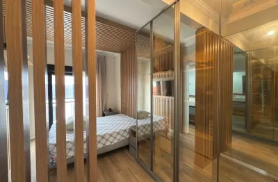 Apartamento mobiliado de 3 dormitórios a 700m do mar em área nobre