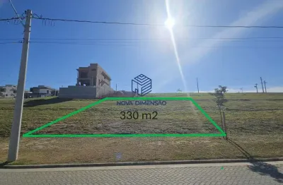 Terreno em aclive no condomínio terras alpha são josé dos campos.