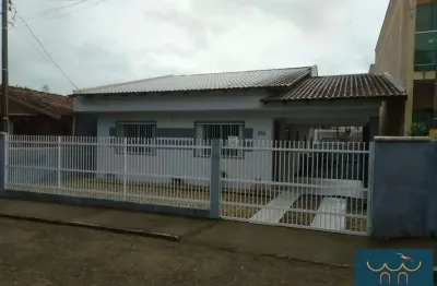 Casa para venda em balneário piçarras, itacolomi, 3 dormitórios, 1 suíte, 2 banheiros, 2 vagas