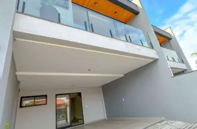 Casa para venda em balneário piçarras, itacolomi, 3 dormitórios, 3 suítes, 4 banheiros, 2 vagas