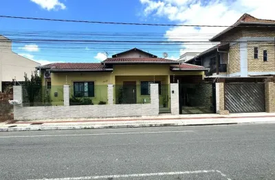Casa com 3 quartos à venda na Rua 1500, 1349, Centro, Balneário Camboriú
