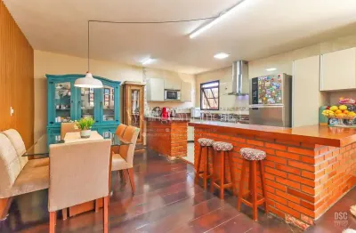 Casa de 3 quartos, 174m² no bairro cristal, em porto alegre