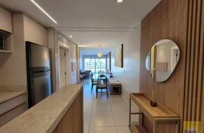 Apartamento 02 dormitórios mobiliado com terraço junto a  praça!