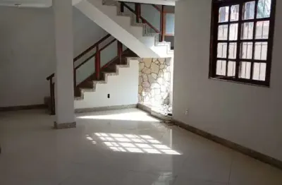 Casa com 4 quartos à venda na Rua Camuripeba, 22, Piatã, Salvador